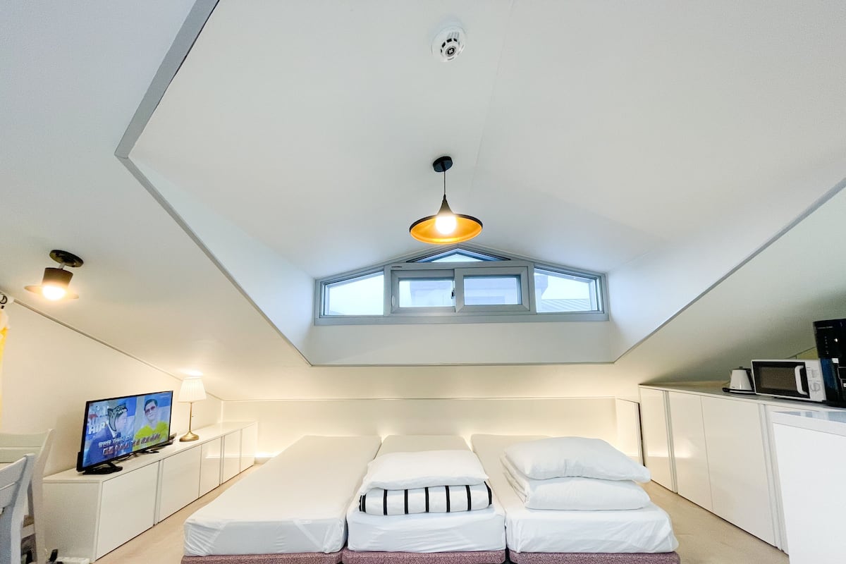 1 bedroom, down comforters, blackout drapes, free WiFi