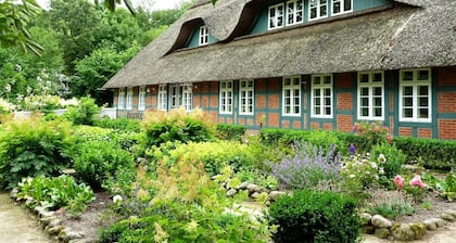 Ferienwohnung im „Worpsweder Schlösschen“ mitten im Herzen Worpswedes!