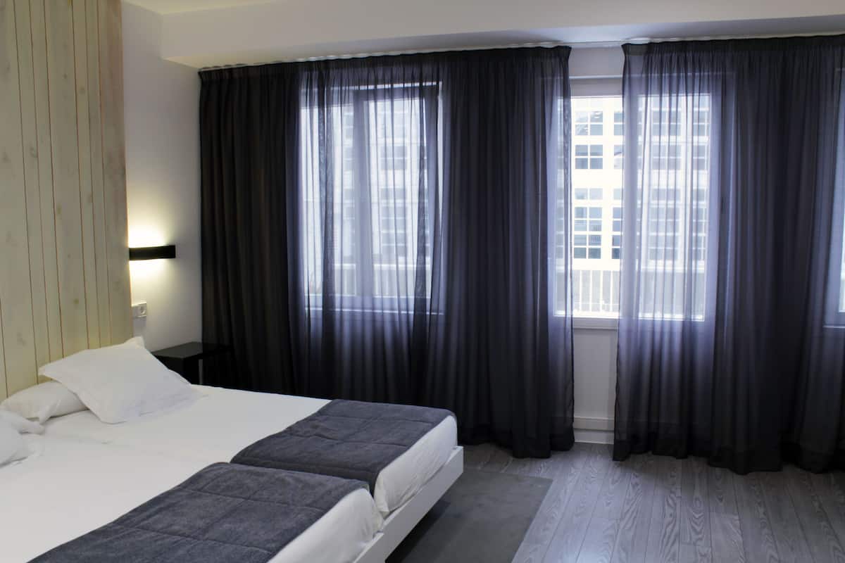 Superior-Doppelzimmer | Zimmersafe, Schreibtisch, Verdunkelungsvorhänge, kostenloses WLAN