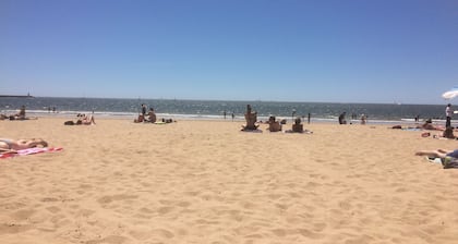 villa de carácter reformada a pie de playa