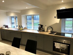 Fridge, microwave, oven, stovetop - Newly renovated cottage near the beach (Rødekro)