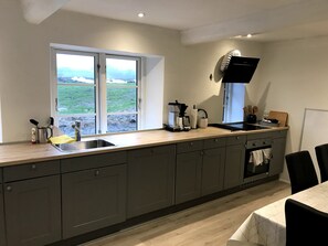 Fridge, microwave, oven, stovetop - Newly renovated cottage near the beach (Rødekro)