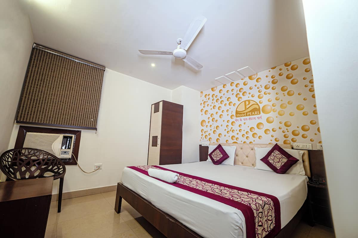 Deluxe Room | Minibar, free WiFi, bed sheets