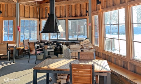 BBQ/picnic area. Hotelli Vuorikelo