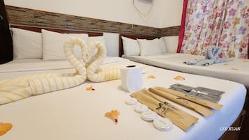Habitación estándar con 1 cama matrimonial o 2 individuales | Amenidades de baño | Regadera con hidromasaje, amenidades de baño gratuitas, bidet, jabón