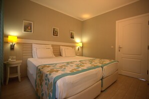 Minibar, skrivebord, lydisolert og wi-fi (inkludert)