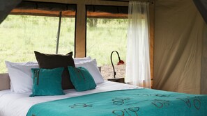 In-room safe, desk, bed sheets - Nyikani Camp- Central Serengeti (Serengeti)