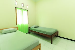 Villa, 4 Bedrooms | Desk, free WiFi - Villa Kangen Omah (Pacet)