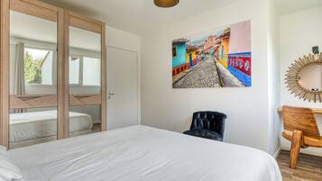 7 Schlafzimmer, Bügeleisen/Bügelbrett, Reisekinderbett, WLAN