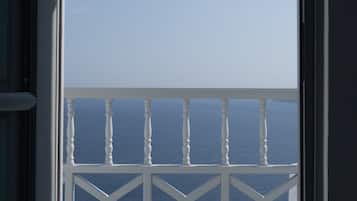 Exclusive Suite, Balcony (Outdoor Plunge Pool, Caldera View) | Balcony