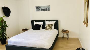 2 slaapkamers, een strijkplank/strijkijzer, wifi, beddengoed