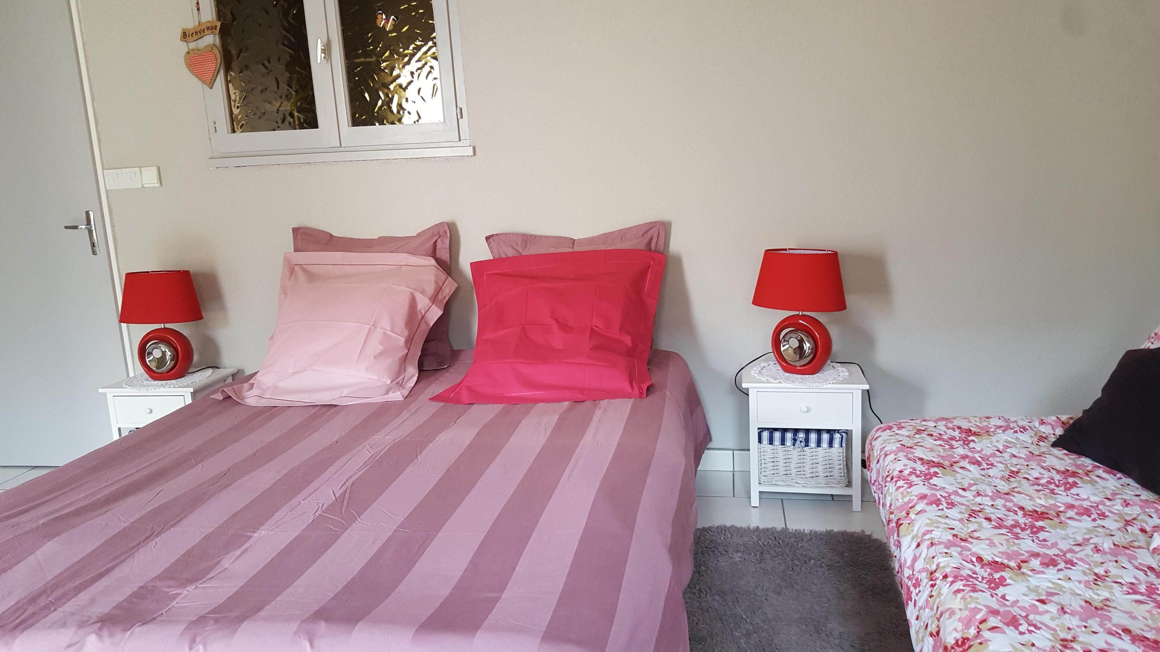 1 chambre, fer et planche à repasser, Wi-Fi, draps fournis