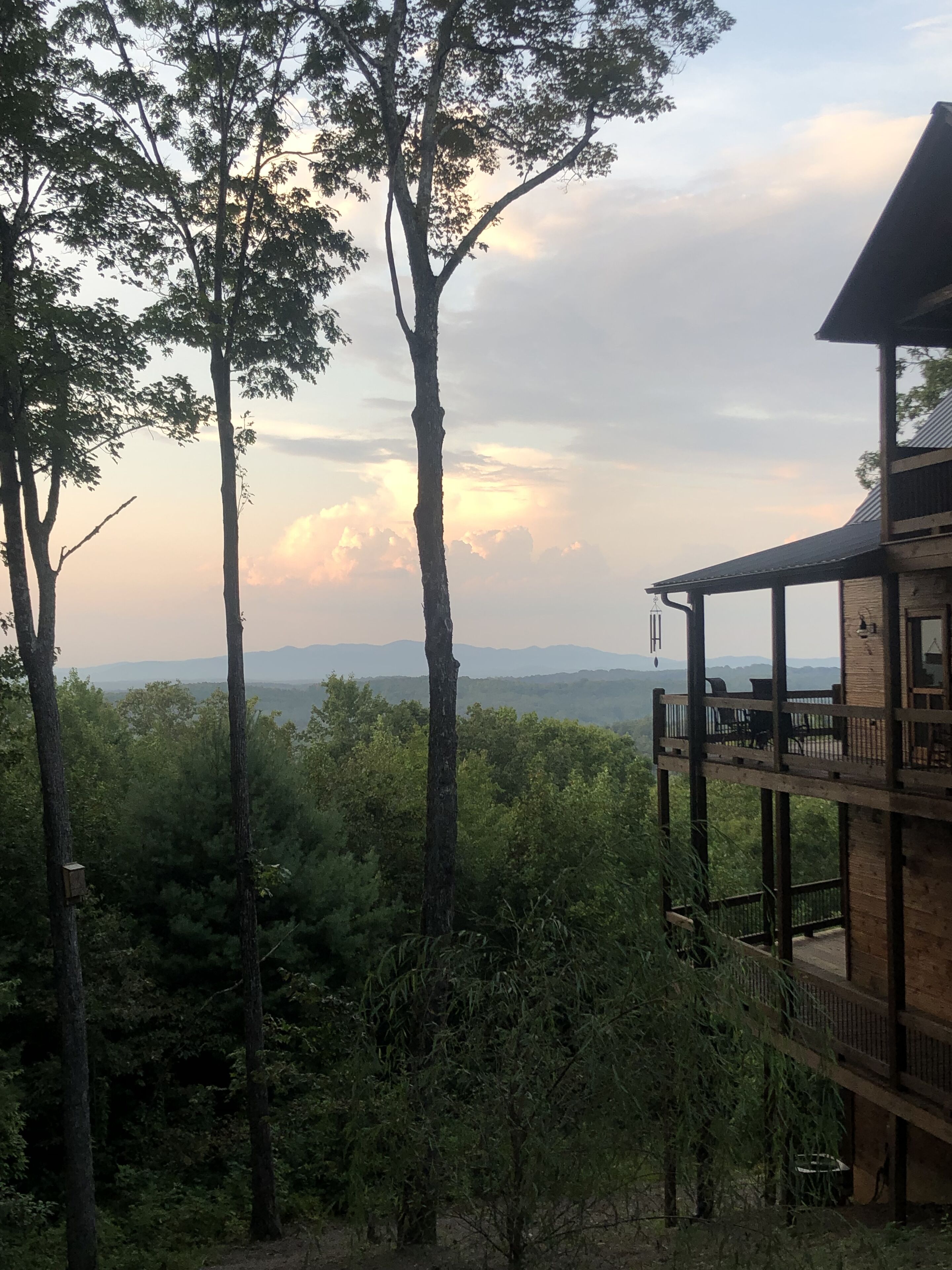 Luxury Blue Ridge cabin with long-range views & Peloton Bike! 