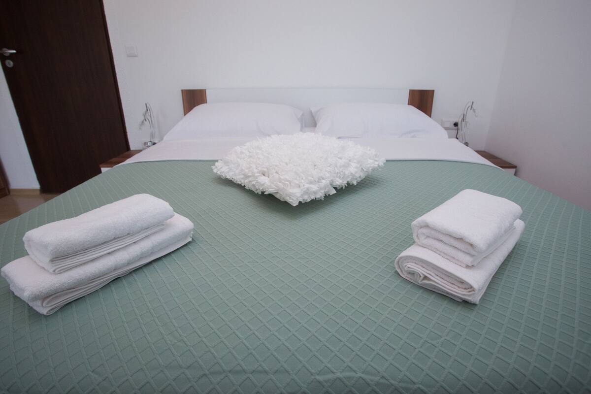 1 bedroom, free WiFi, bed sheets