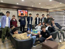 Triple Room Electronic Cigarette OK | Living area | Flat-screen TV