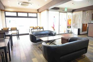 Front of property - Wakayama Green Hotel (Wakayama)