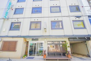 Front of property - Wakayama Green Hotel (Wakayama)