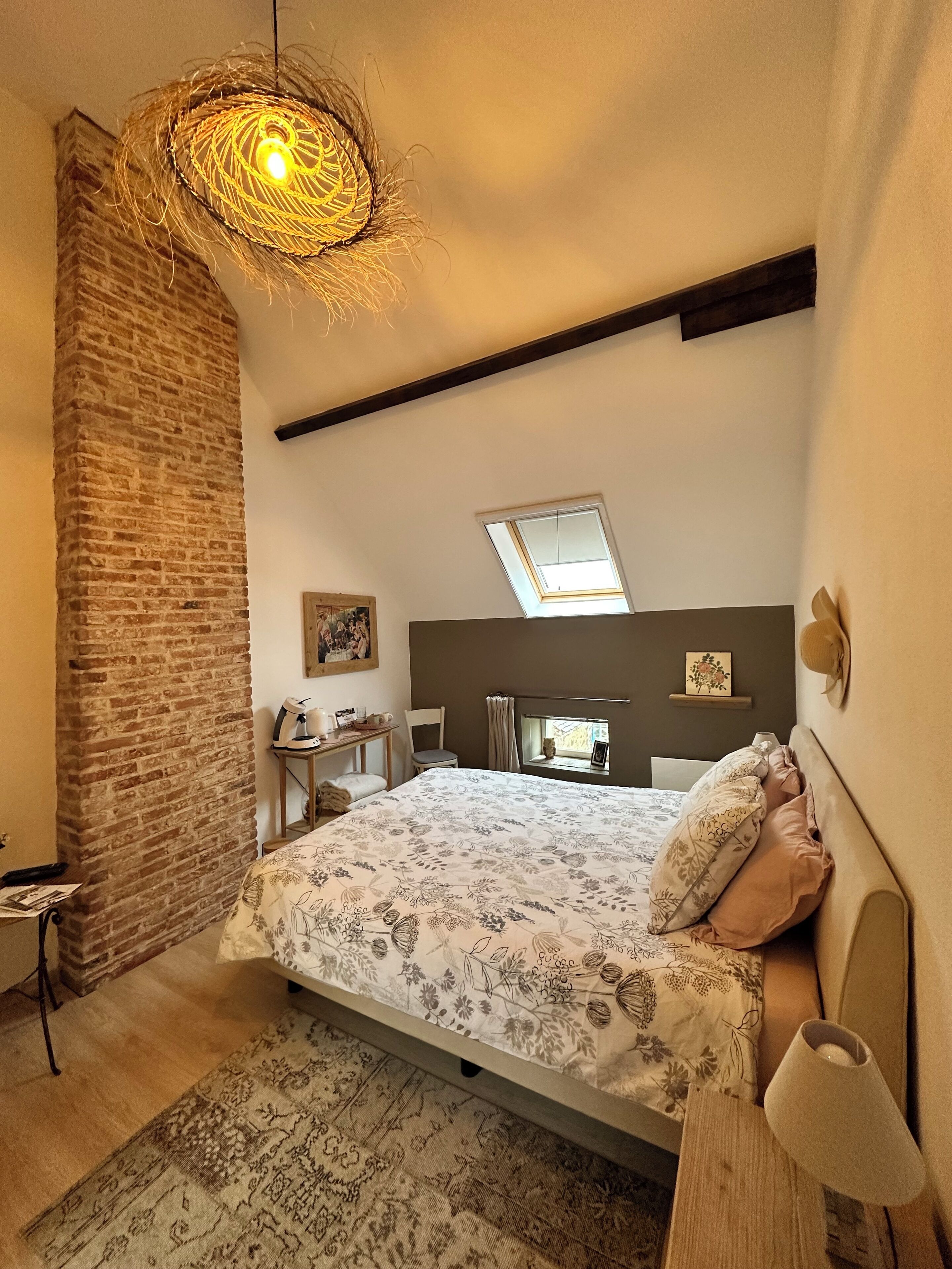 Double Room, 1 Queen Bed (Rose) | Minibar, con stile personalizzato, con arredamento individuale