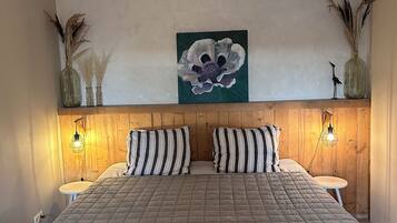 Double Room, 1 Queen Bed, Ground Floor (Fleurs)