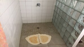 Handtücher, Seife, Toilettenpapier