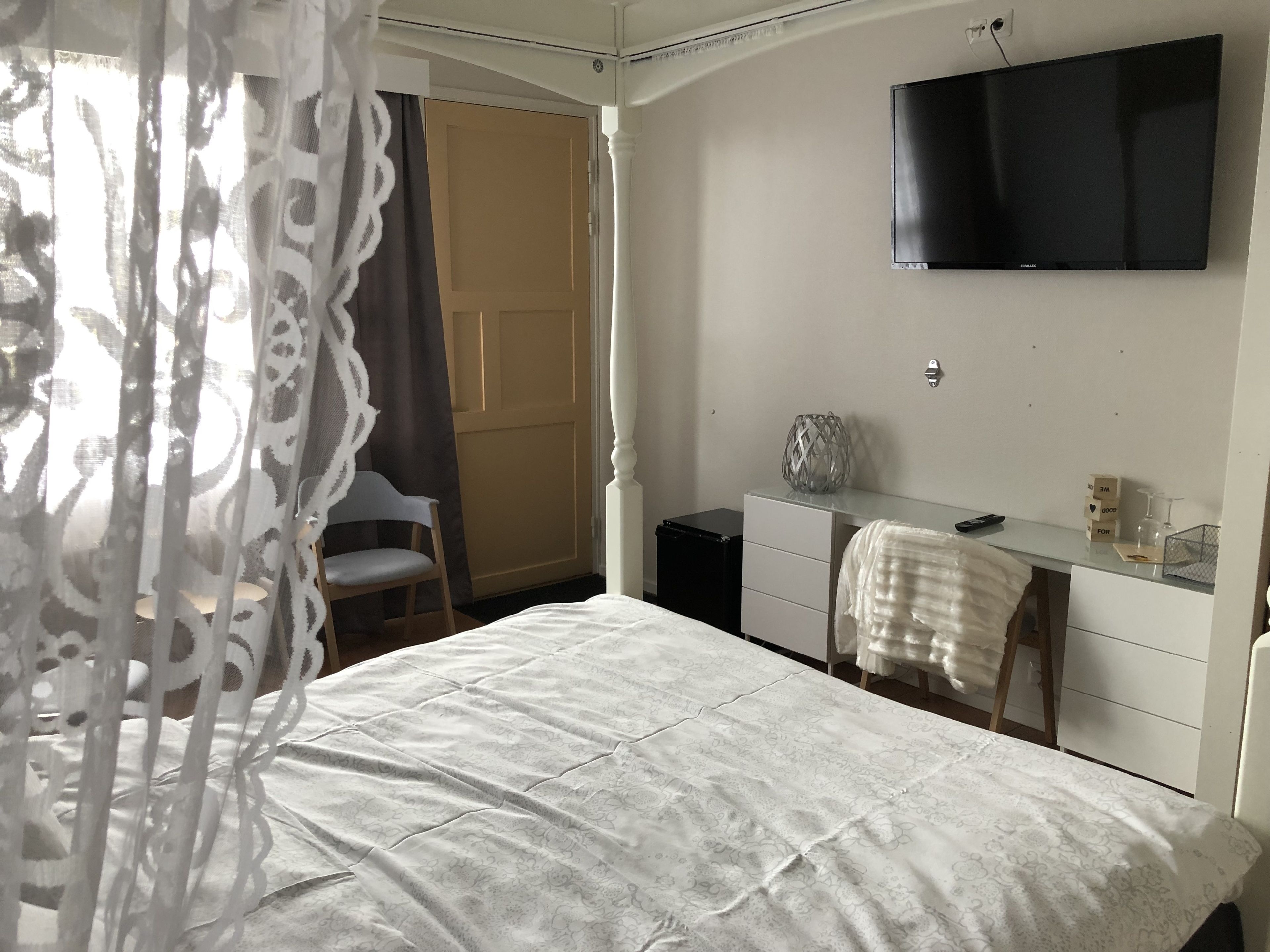 Junior-sviitti, sauna | Lisävuoteet, ilmainen Wi-Fi, vuodevaatteet, pääsy pyörätuolilla