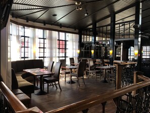 Área de estar no saguão