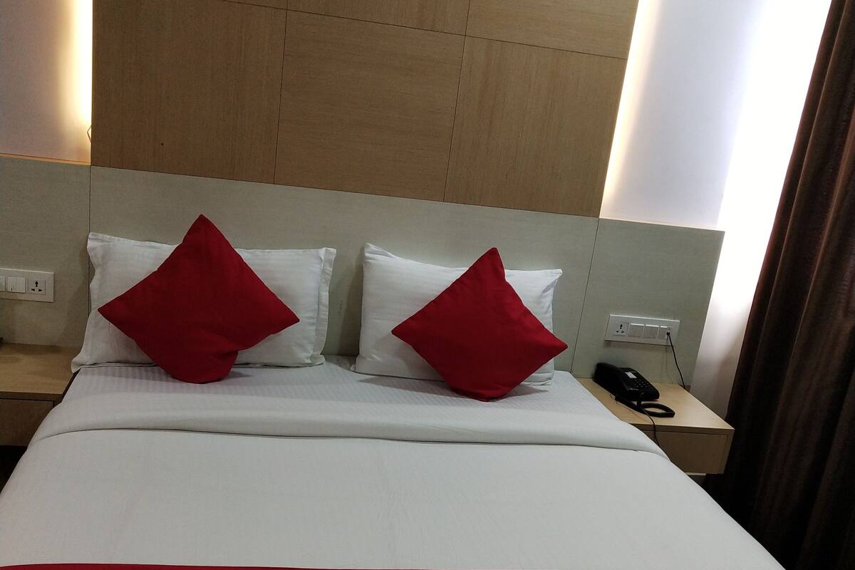 Quarto solteiro executivo | Roupas de cama premium, camas extras/dobráveis (sobretaxa), Wi-Fi