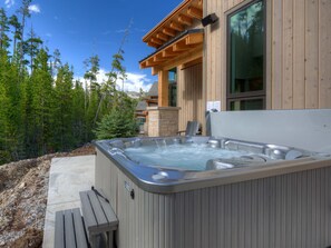 Bain à remous extérieur