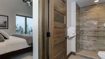 6 chambres, fer et planche à repasser, accès à Internet, literie fournie