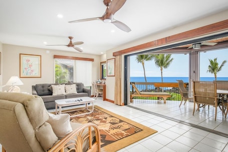 TV, table tennis. Aloha Condos, Kanaloa at Kona, Condo 1603, Oceanfront, Renovated