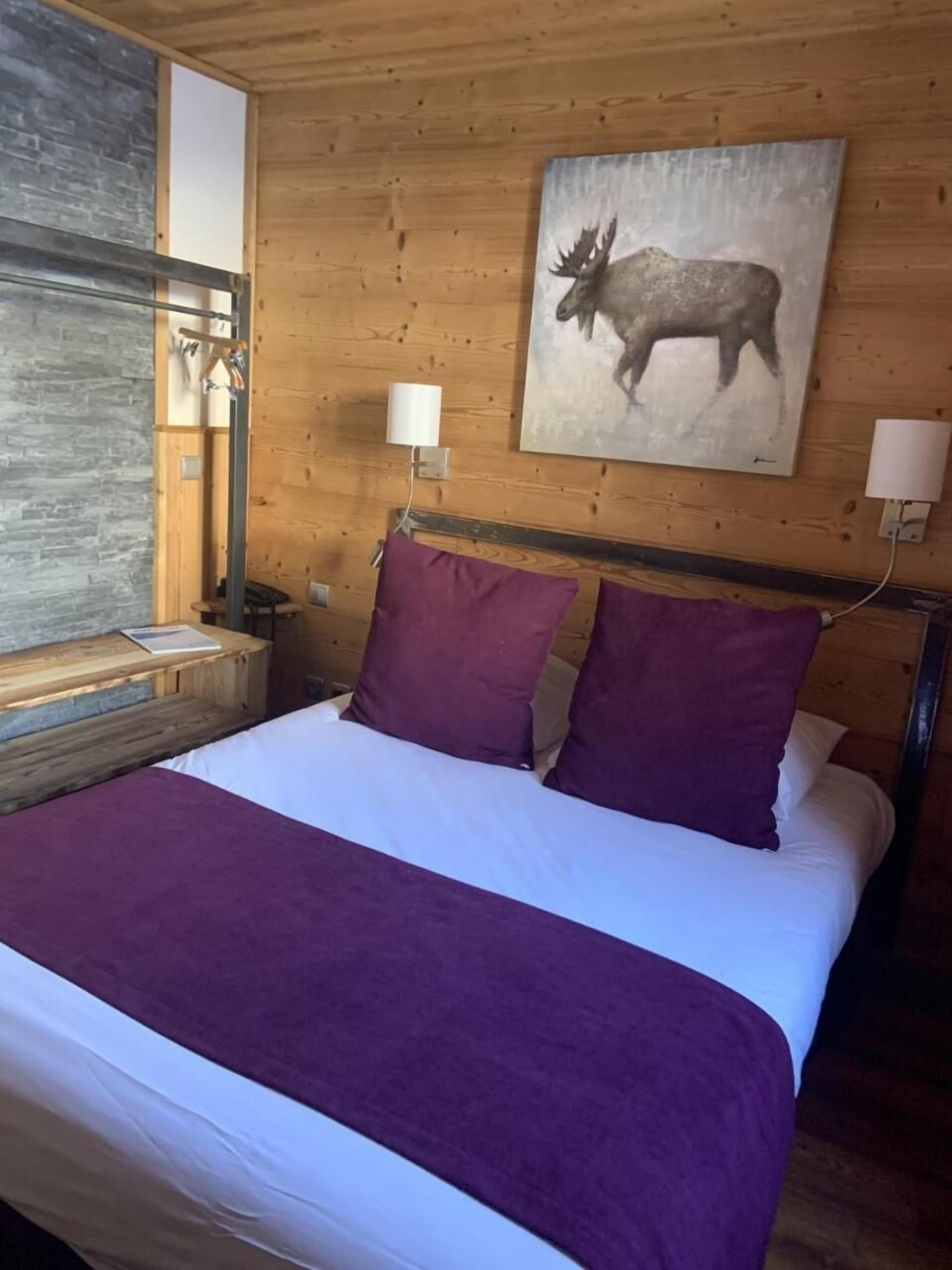 1 bedroom, desk, soundproofing, free wifi