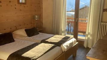 1 bedroom, desk, soundproofing, free WiFi
