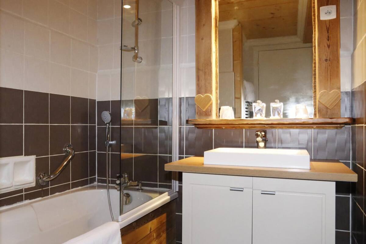 free toiletries, hair dryer, towels