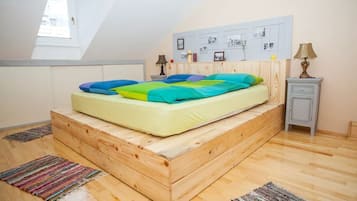 Iron/ironing board, free WiFi, bed sheets