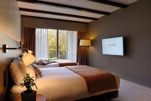 1 bedroom, premium bedding, down comforters, free minibar