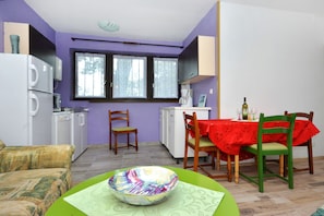 City Apartment | In-room dining - Bacvice Beach Apartment (Split)