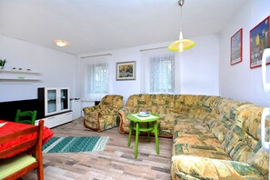 City Apartment | Living area | Flat-screen TV - Bacvice Beach Apartment (Split)