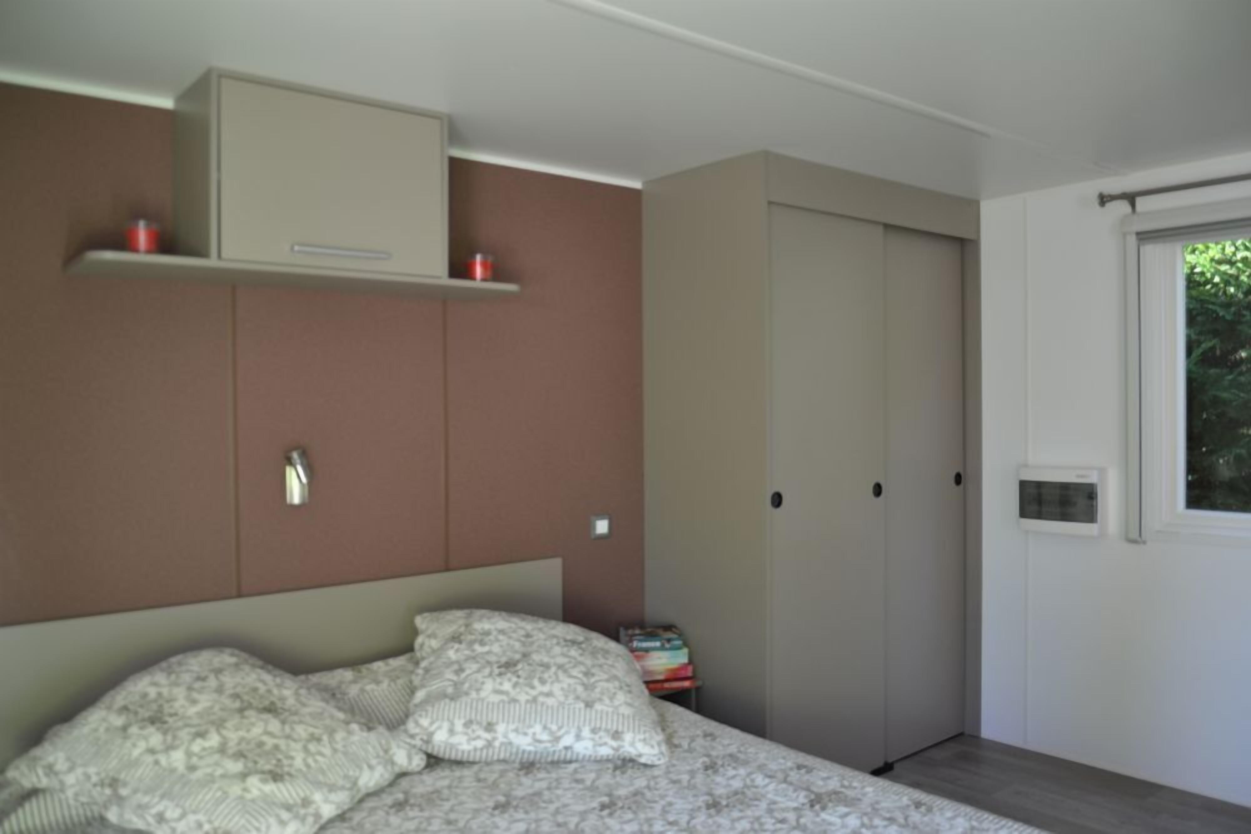 Stacaravan, toegankelijk voor mindervaliden | Een kluis op de kamer, individueel gemeubileerd, geluiddichte muren