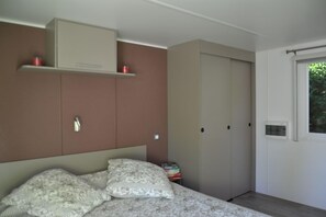Mobile Home, Accessible | In-room safe, individually furnished, soundproofing, free WiFi