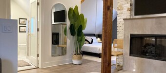 Walk to Journeyman Renovated Spacious Victorian House, Beautiful Vintage Details