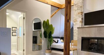 Walk to Journeyman Renovated Spacious Victorian House, Beautiful Vintage Details