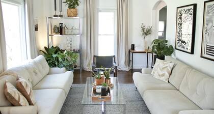 Impresionante casa victoriana renovada de diseñador con hermosos detalles vintage