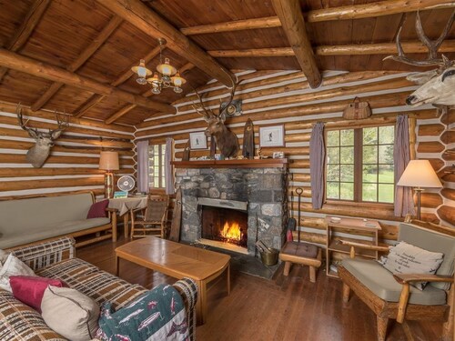 Rustic Montana cabin w/Jack Creek Access & catch and release fishing - T-Lazy-B Ranch