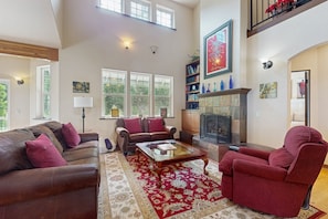 TV, fireplace, DVD player, books