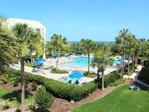 室外游泳池，恒温泳池