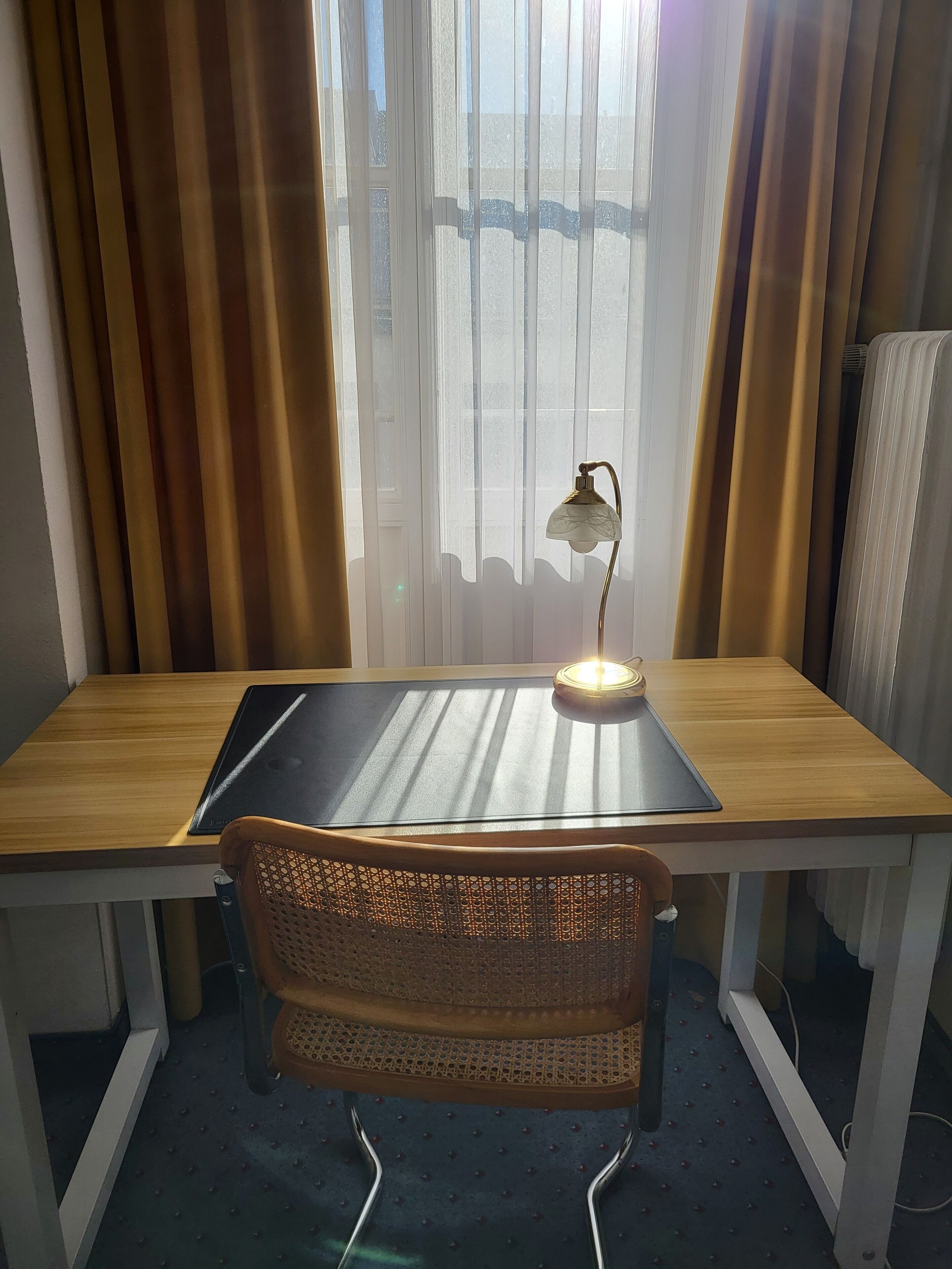 single room | living area | tv