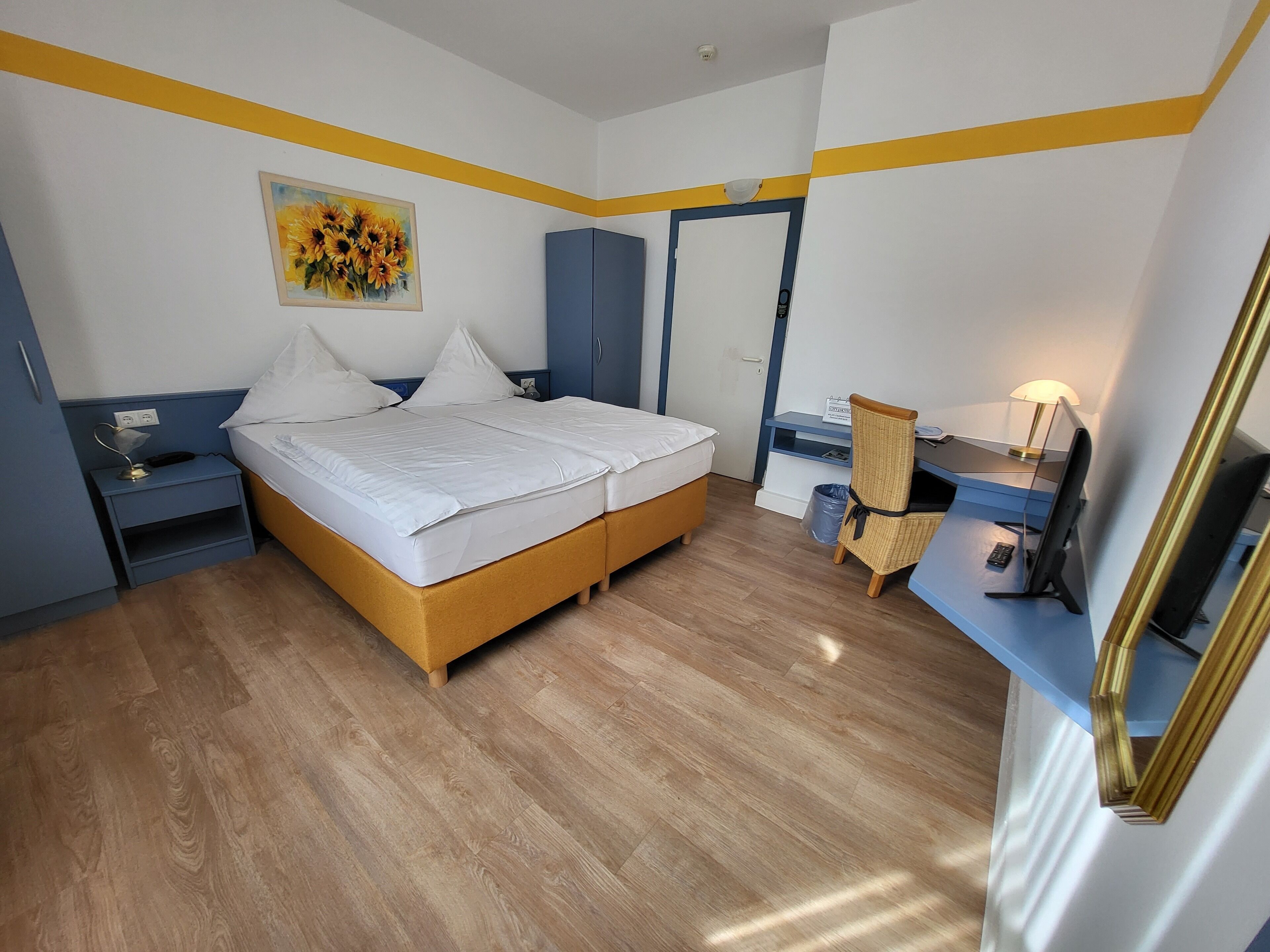 desk, soundproofing, cots/infant beds, rollaway beds