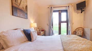 Standard Double Room, 1 Double Bed | Desk, iron/ironing board, free WiFi, bed sheets