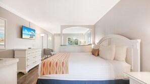 Tabla de planchar con plancha, wifi gratis y ropa de cama