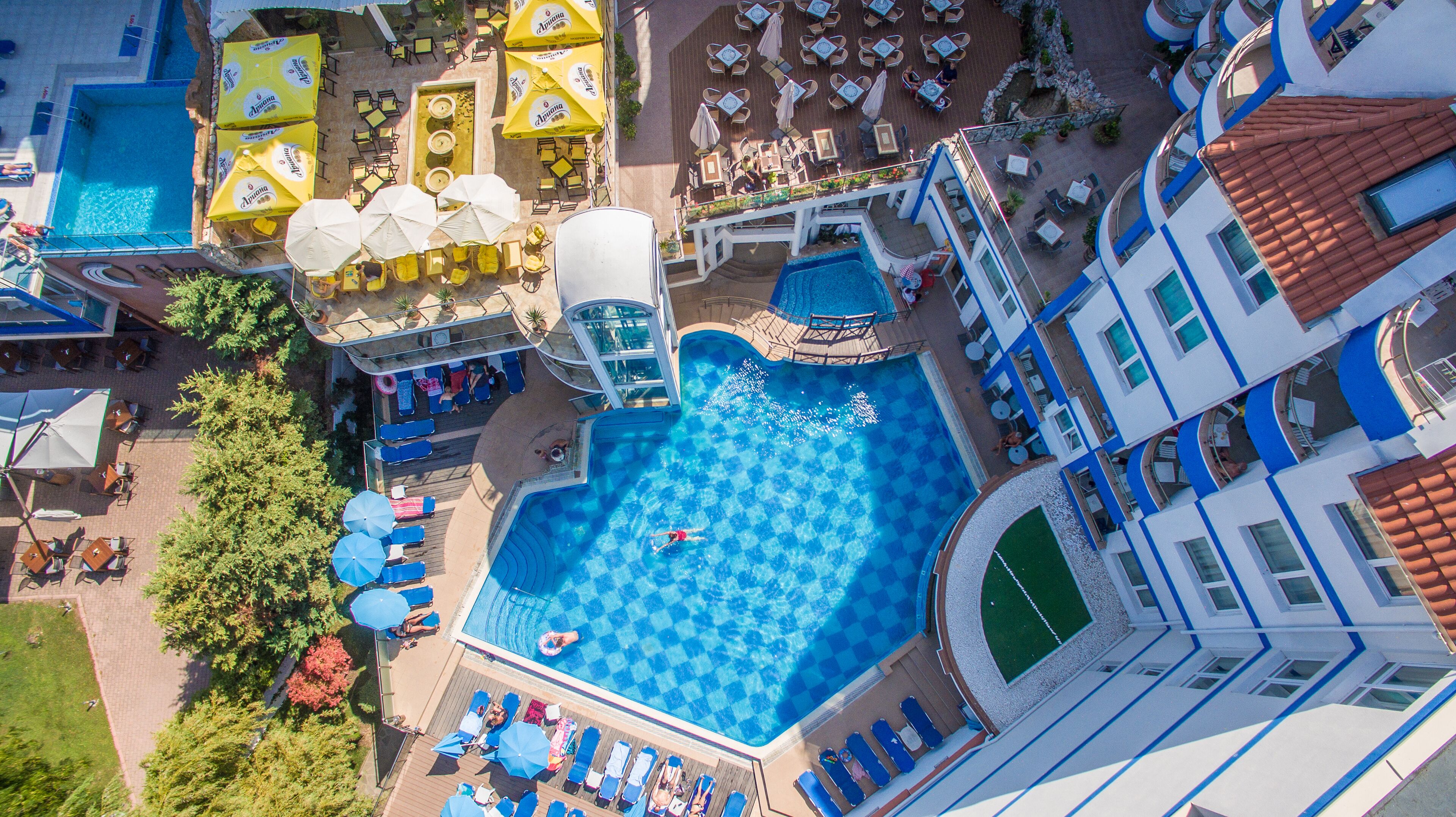 المنشأة من الخارج